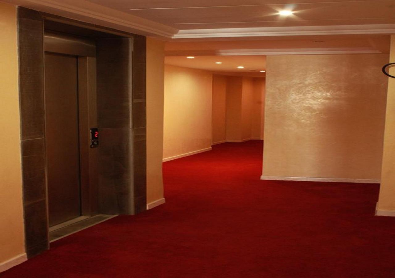 Le Parisien Tunis Hotel Екстериор снимка